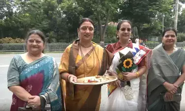 बिहार : सीएम सम्राट चौधरी को राखी बांधने पहुंची महिलाएं, सभी ने की प्रदेश के विकास की कामना