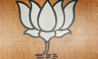 पंजाब : भाजपा ने तीन नेताओं को जारी किया कारण बताओ नोटिस, मांगा लिखित में जवाब पंजाब : भाजपा ने तीन नेताओं को जारी किया कारण बताओ नोटिस, मांगा लिखित में जवाब