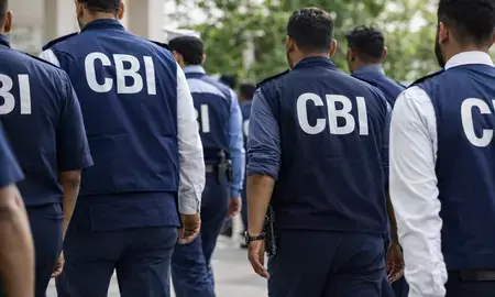रांची: रिश्वत मामले में सीआईएसएफ के तीन लेखा अधिकारियों को तीन दिन की सीबीआई रिमांड रांची: रिश्वत मामले में सीआईएसएफ के तीन लेखा अधिकारियों को तीन दिन की सीबीआई रिमांड