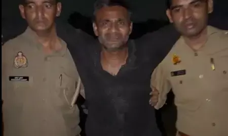 यूपी : मोदीनगर में पुलिस और बदमाशों के बीच मुठभेड़, एक के पैर में लगी गोली, दूसरा गिरफ्तार यूपी : मोदीनगर में पुलिस और बदमाशों के बीच मुठभेड़, एक के पैर में लगी गोली, दूसरा गिरफ्तार