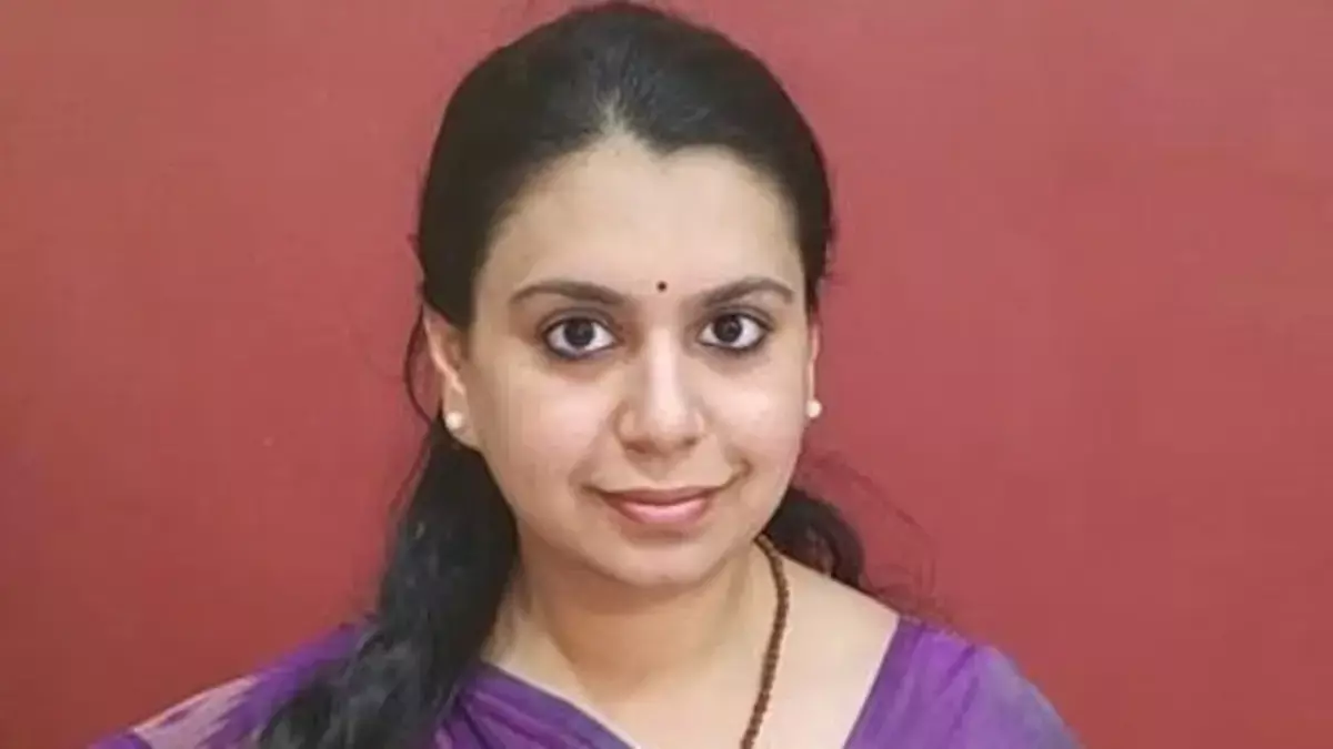 IAS दिव्या मित्तल ने 13 साल बाद दिया इस्तीफा, भावुक पोस्ट में बोलीं- ‘पद छूटा है, देश के लिए सपना नहीं’