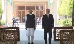 ताशकंद में हुआ प्रधानमंत्री मोदी का अद्भुत स्वागत ताशकंद में हुआ प्रधानमंत्री मोदी का अद्भुत स्वागत