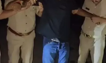 यूपी : सुल्तानपुर में पुलिस और बदमाशों के बीच मुठभेड़, तीन बदमाश गिरफ्तार, एक फरार यूपी : सुल्तानपुर में पुलिस और बदमाशों के बीच मुठभेड़, तीन बदमाश गिरफ्तार, एक फरार