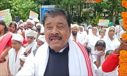 रांची में आदिवासी एकता महाजुटान रैली, परिसीमन और माइंस-मिनरल्स बिल के खिलाफ गरजे कांग्रेस नेता रांची में आदिवासी एकता महाजुटान रैली, परिसीमन और माइंस-मिनरल्स बिल के खिलाफ गरजे कांग्रेस नेता