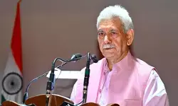 अमरनाथ यात्रा 2026 के सफल आयोजन पर एलजी मनोज सिन्हा ने अधिकारियों और कर्मचारियों को किया सम्मानित अमरनाथ यात्रा 2026 के सफल आयोजन पर एलजी मनोज सिन्हा ने अधिकारियों और कर्मचारियों को किया सम्मानित