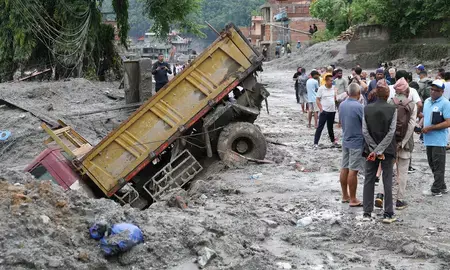 नेपाल की विनाशकारी बाढ़ में मरने वालों का आंकड़ा पहुंचा 900 के पार; 4247 लोग अब भी लापता, बचाव अभ‍ियान जारी