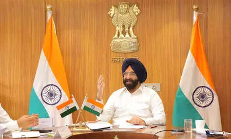 दिल्ली में झंडेवालान फ्लैटेड फैक्ट्री कॉम्प्लेक्स बनेगी स्मार्ट इंडस्ट्रियल हब, मंत्री मनजिंदर सिरसा ने की समीक्षा बैठक
