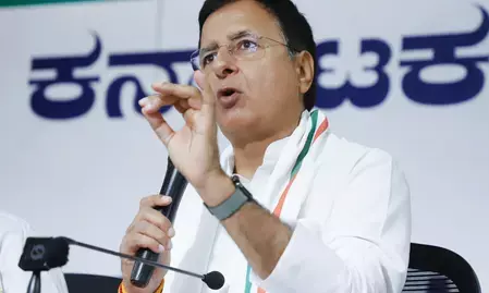 खड़गे की रैली के बाद शुद्धिकरण पर बवाल, सुरजेवाला बोले- यह भाजपा की बौखलाहट