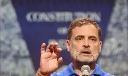 ग्रेटर नोएडा-दिल्ली बस गैंगरेप पर राहुल गांधी का हमला: अमित शाह और योगी सरकार पर साधा निशाना, बोले- अपराध पर डाला जा रहा पर्दा
