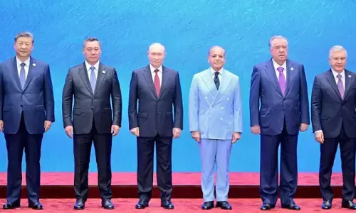 SCO समिट की ग्रुप फोटो पर विवाद, पाकिस्तान PMO ने शेयर की एडिटेड तस्वीर; PM मोदी समेत 5 नेताओं को हटाया SCO समिट की ग्रुप फोटो पर विवाद, पाकिस्तान PMO ने शेयर की एडिटेड तस्वीर; PM मोदी समेत 5 नेताओं को हटाया