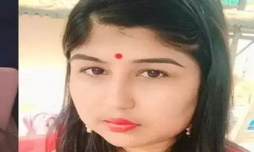 नौकरी जाने के बाद तनाव में थी ममता बनर्जी की भतीजी, बीरभूम के घर में फंदे से लटका मिला शव; पुलिस जांच में जुटी नौकरी जाने के बाद तनाव में थी ममता बनर्जी की भतीजी, बीरभूम के घर में फंदे से लटका मिला शव; पुलिस जांच में जुटी