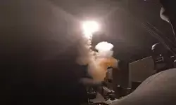 Iranian Missile Attack: अमेरिकी हमलों के बाद तेहरान का पलटवार; जॉर्डन-बहरीन में सैन्य ठिकाने निशाने पर Iranian Missile Attack: अमेरिकी हमलों के बाद तेहरान का पलटवार; जॉर्डन-बहरीन में सैन्य ठिकाने निशाने पर
