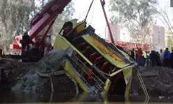 मिस्र : पलटी बस, 16 की मौत और 28 घायल
