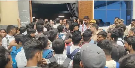 कानपुर में बीएसएफ कांस्टेबल भर्ती परीक्षा के दौरान बड़ा हंगामा, उम्मीदवारों की री-एग्जाम की मांग