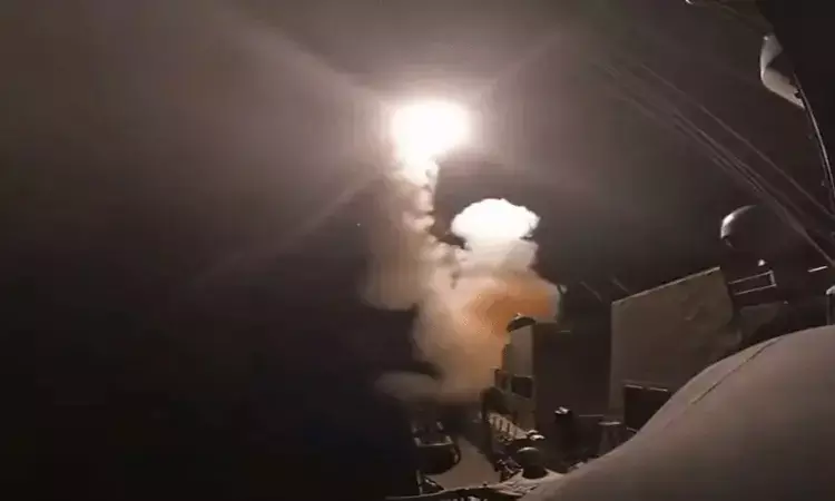 Iranian Missile Attack: अमेरिकी हमलों के बाद तेहरान का पलटवार; जॉर्डन-बहरीन में सैन्य ठिकाने निशाने पर