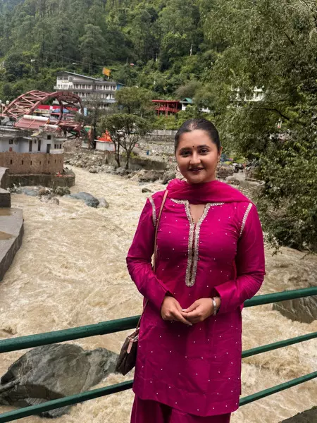 रश्मि देसाई : सयानी की सफलता के लिए बाबा नीम करोली के दरबार पहुंचीं रश्मि देसाई : सयानी की सफलता के लिए बाबा नीम करोली के दरबार पहुंचीं