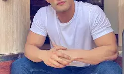 रुबीना दिलैक और हिना खान से नाराज हुए असीम रियाज रुबीना दिलैक और हिना खान से नाराज हुए असीम रियाज