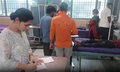 हरियाणा के सोनीपत में KMP एक्सप्रेसवे पर भीषण हादसा: ट्रक से टकराई ईको कार, 3 मजदूरों की मौत व 9 घायल हरियाणा के सोनीपत में KMP एक्सप्रेसवे पर भीषण हादसा: ट्रक से टकराई ईको कार, 3 मजदूरों की मौत व 9 घायल