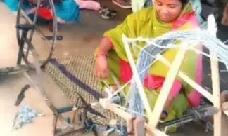 बिहार : रेशमी धागों से संवारी तकदीर, भागलपुर की बीबी शबनम बनीं सफल बुनकर दीदी बिहार : रेशमी धागों से संवारी तकदीर, भागलपुर की बीबी शबनम बनीं सफल बुनकर दीदी