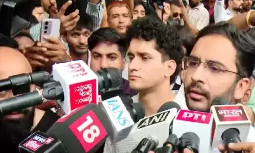 CJP का संसद मार्ग थाने पर बड़ा प्रदर्शन, निशु के पिता को न्याय दिलाने की मांग; चंद्रशेखर आजाद भी पहुंचे CJP का संसद मार्ग थाने पर बड़ा प्रदर्शन, निशु के पिता को न्याय दिलाने की मांग; चंद्रशेखर आजाद भी पहुंचे
