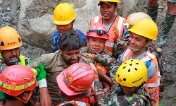 नेपाल बाढ़ में मृतकों की संख्या 1,300 के पार