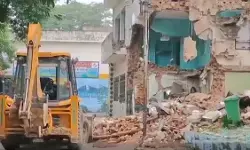 UP News: रातभर अफवाह, सुबह एक्शन… सहारनपुर में मस्जिद पर क्यों चला बुलडोजर? जानें समझिए पूरा विवाद UP News: रातभर अफवाह, सुबह एक्शन… सहारनपुर में मस्जिद पर क्यों चला बुलडोजर? जानें समझिए पूरा विवाद