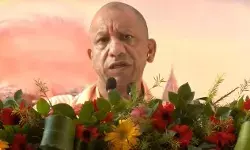 वाराणसी में सीएम योगी का सपा पर निशाना, बोले- 2017 से पहले हड़प लिया जाता था बाढ़ राहत का पैसा