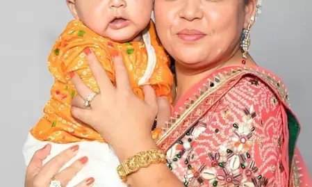 भारती सिंह और हर्ष लिंबाचिया ने मनाई जन्माष्टमी भारती सिंह और हर्ष लिंबाचिया ने मनाई जन्माष्टमी