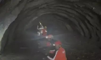 चिलिमे सुरंग में फंसे लोगों के लिए भारतीय टीम का बचाव अभियान तेज, भारी उपकरणों के लिए बना रहे अस्थायी ट्रैक