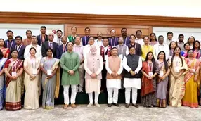 शिक्षकों संग पीएम मोदी की खास बातचीत, पब्लिक स्पीकिंग पर मांगे टिप्स, बच्चों की रिपोर्टिंग स्किल्स पर भी ली चुटकी