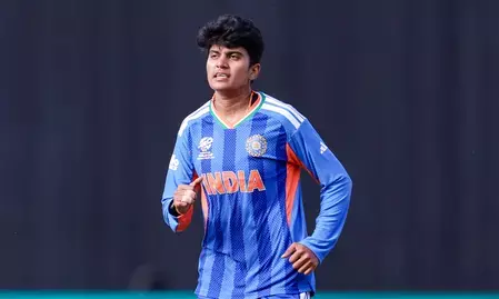 टीम की जीत में योगदान देना अच्छा लगता है, प्लेयर ऑफ द मैच अवॉर्ड जीतने के बाद बोलीं श्री चरणी टीम की जीत में योगदान देना अच्छा लगता है, प्लेयर ऑफ द मैच अवॉर्ड जीतने के बाद बोलीं श्री चरणी