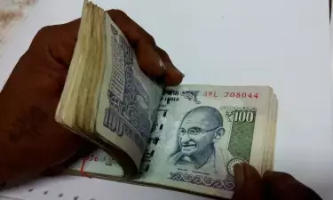 बाजार की पाठशाला: पर्सनल लोन लेने का है प्लान? जानिए सरकारी और निजी बैंकों में कौन दे रहा सबसे सस्ते ब्याज पर कर्ज