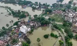 बिहार में बाढ़ से हाहाकार, 12 जिलों में 22 लाख से ज्यादा लोग प्रभावित; गंगा ने तोड़ा रिकॉर्ड