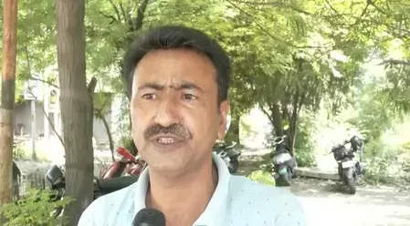 कश्मीरी पंडितों को फिर डराने की कोशिश, 1990 जैसे हालात बनाने की साजिश: सुनील पंडित कश्मीरी पंडितों को फिर डराने की कोशिश, 1990 जैसे हालात बनाने की साजिश: सुनील पंडित