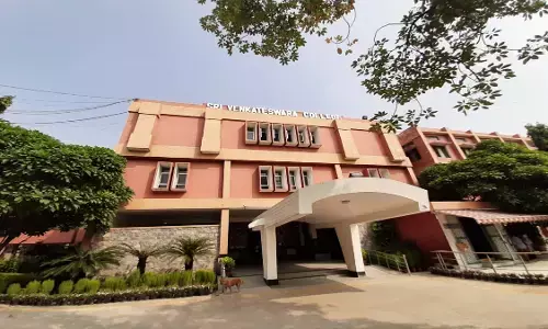 सत्य निकेतन हादसे के बाद छात्रों की मदद को आगे आया DU, कॉलेजों के क्लासरूम में ठहरने की व्यवस्था