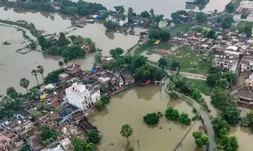 बिहार में बाढ़ से हाहाकार, 12 जिलों में 22 लाख से ज्यादा लोग प्रभावित; गंगा ने तोड़ा रिकॉर्ड