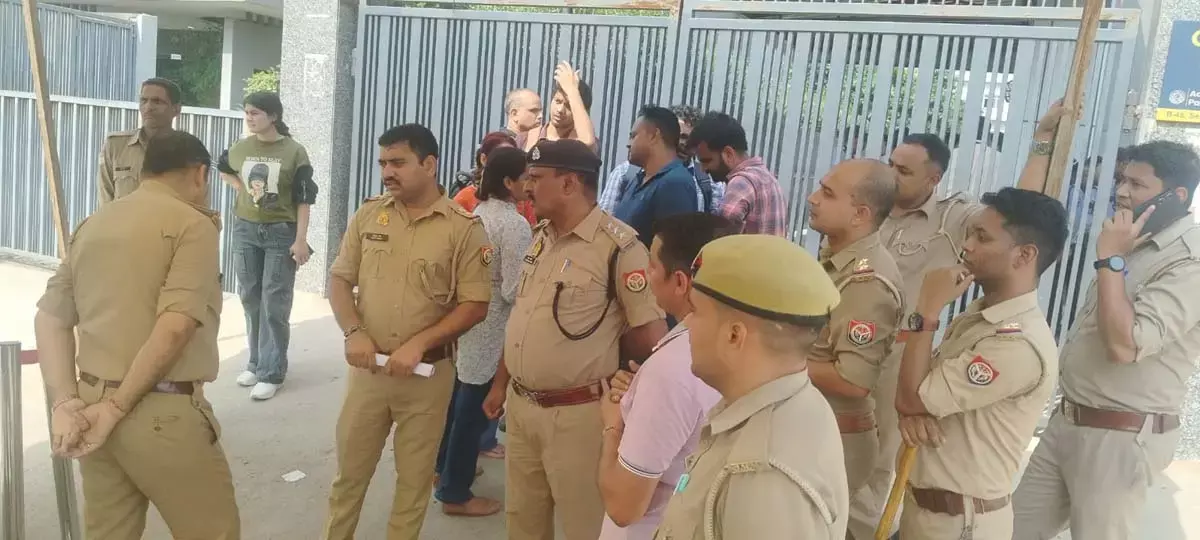 सर्वर ने रोकी एसएससी परीक्षा, दो हजार अभ्यर्थियों को लौटना पड़ा सर्वर ने रोकी एसएससी परीक्षा, दो हजार अभ्यर्थियों को लौटना पड़ा