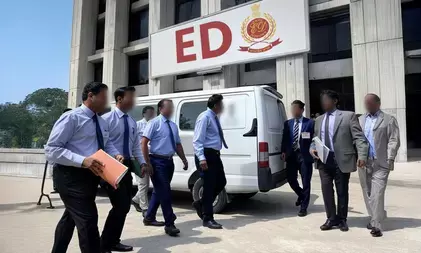 पश्चिम बंगाल: तृणमूल कांग्रेस के सांसद के निवास पर ईडी की छापेमारी, पकड़ी गई 60 करोड़ की गड़बड़ी पश्चिम बंगाल: तृणमूल कांग्रेस के सांसद के निवास पर ईडी की छापेमारी, पकड़ी गई 60 करोड़ की गड़बड़ी