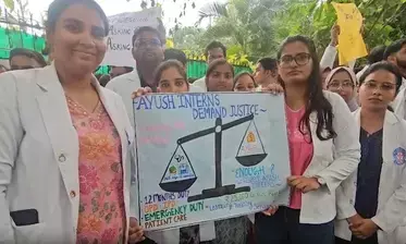 आयुष विभाग के छात्रों ने डिप्टी सीएम ब्रजेश पाठक से की स्टाइपेंड बढ़ाने की मांग