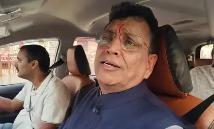 सीएम योगी ने रामलला और हनुमानगढ़ी के किए दर्शन, नए सीईओ से की मुलाकात सीएम योगी ने रामलला और हनुमानगढ़ी के किए दर्शन, नए सीईओ से की मुलाकात