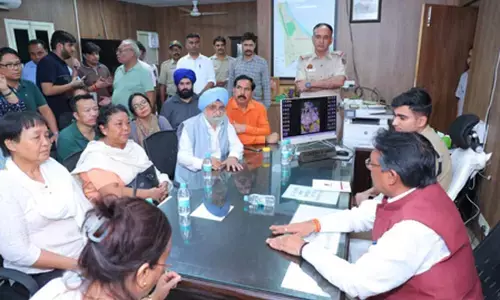 दिल्ली भाजपा अध्यक्ष हर्ष मल्होत्रा ने मणिपुरी गायक की मौत पर दुख जताया, जल्द सुनवाई का भरोसा दिया दिल्ली भाजपा अध्यक्ष हर्ष मल्होत्रा ने मणिपुरी गायक की मौत पर दुख जताया, जल्द सुनवाई का भरोसा दिया