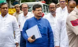 टीएमसी के ऋतब्रत बनर्जी गुट को चुनाव आयोग ने 12 सितंबर को दिल्ली में बैठक के लिए बुलाया टीएमसी के ऋतब्रत बनर्जी गुट को चुनाव आयोग ने 12 सितंबर को दिल्ली में बैठक के लिए बुलाया
