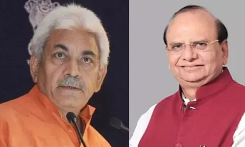 मनोज सिन्हा छुट्टी पर, विनय सक्सेना को जम्मू-कश्मीर के एलजी का अतिरिक्त प्रभार,  सियासी अटकलें तेज