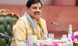 एमपी में सागर शराब कांड के आरोपियों पर बड़ी कार्रवाई: अवैध मकानों और दुकानों पर चला प्रशासन का बुलडोजर