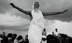 विनोबा : अहिंसक क्रांति के अग्रदूत विनोबा : अहिंसक क्रांति के अग्रदूत