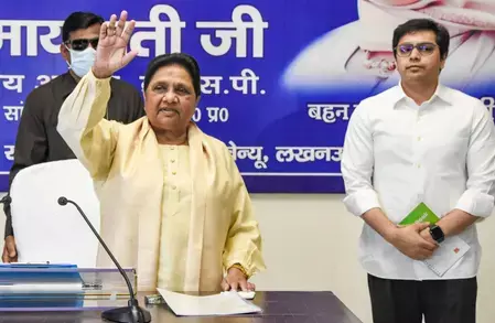 आकाश आनंद अब बसपा से पूरी तरह आजाद, मायावती ने अपने भतीजे को किया पार्टी से निष्कासित