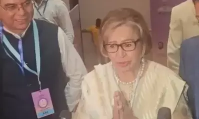राज कपूर के लाइफटाइम अचीवमेंट अवॉर्ड से सम्मानित हुए सलीम खान राज कपूर के लाइफटाइम अचीवमेंट अवॉर्ड से सम्मानित हुए सलीम खान