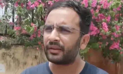 कर्नाटक में सरकारी स्कूलों की बदहाल स्थिति उजागर, सीजेपी ने शिक्षकों की कमी पर उठाए सवाल कर्नाटक में सरकारी स्कूलों की बदहाल स्थिति उजागर, सीजेपी ने शिक्षकों की कमी पर उठाए सवाल