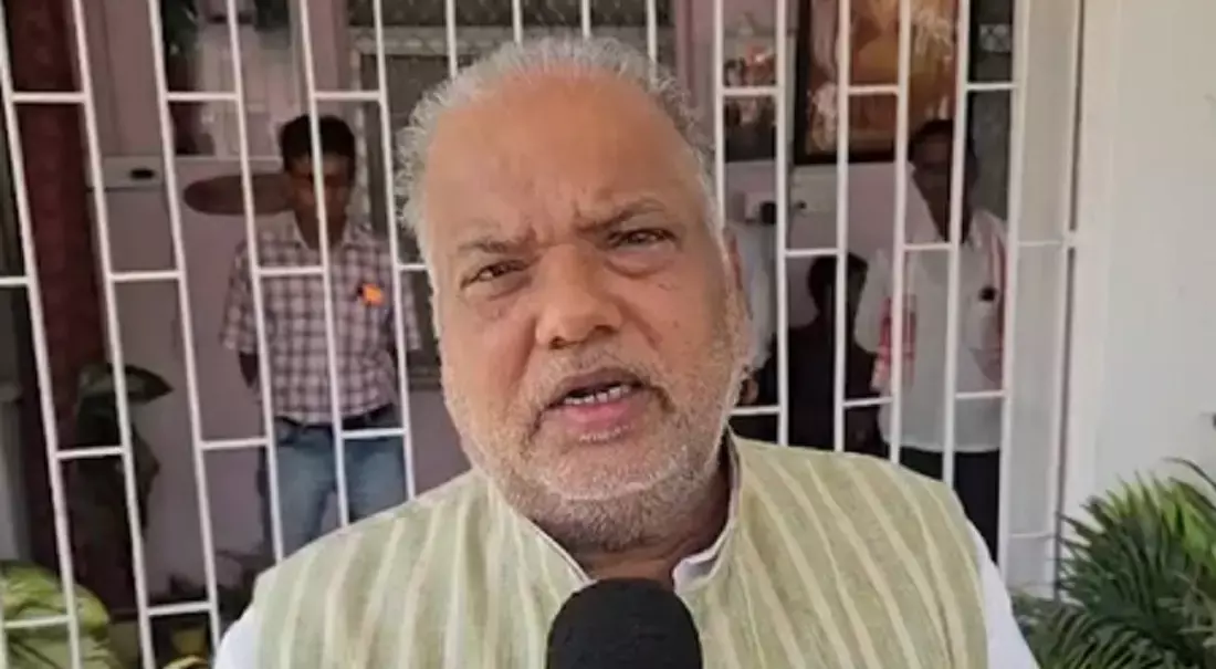 बिहार बाढ़ : सरकार ने कहा- राहत तेज, राजद ने घेरा