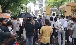 एनडीए और सीडीएस परीक्षा देने पहुंच रहे उम्मीदवार: सूरत एनडीए और सीडीएस परीक्षा देने पहुंच रहे उम्मीदवार: सूरत